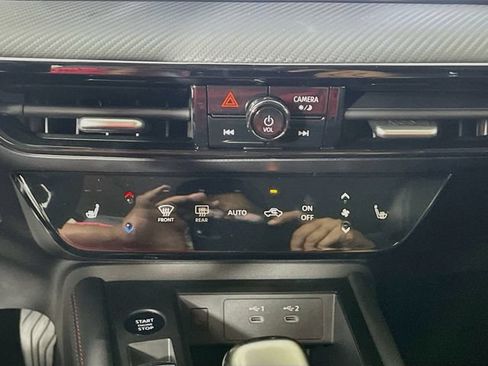 New 2026 Nissan Kicks SR w/ SR Premium Package FWD image 11