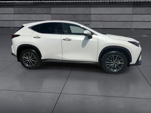 Used 2025 Lexus NX 250 FWD w/ Towing Package (2000 Lbs) image 9