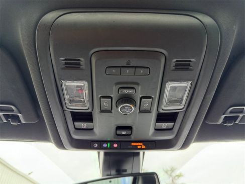 Used 2022 Chevrolet Tahoe LT w/ Luxury Package image 19