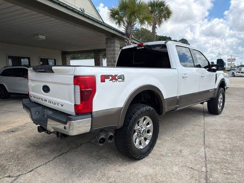 Used 2017 Ford F250 Lariat w/ Lariat Ultimate Package AWD/4WD image 4