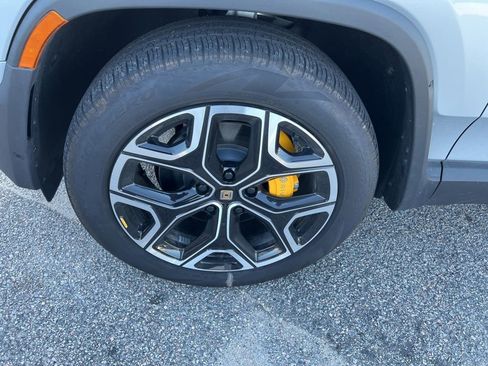 Used 2023 Rivian R1S Launch Edition image 39