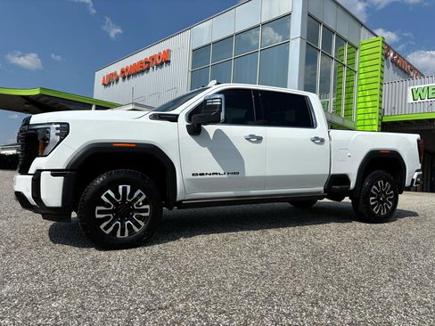 Used 2026 GMC Sierra 2500 Denali Ultimate w/ LPO, Black Badging Package image 2