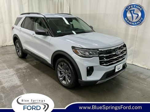 New 2026 Ford Explorer Active w/ Active Comfort Package AWD/4WD image 1