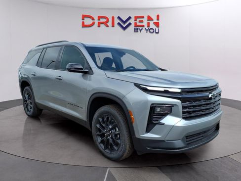 New 2026 Chevrolet Traverse LT w/ Midnight/Sport Edition image 7