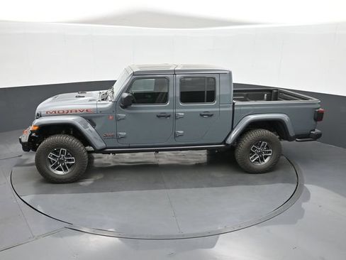 Used 2025 Jeep Gladiator Mojave AWD/4WD image 39