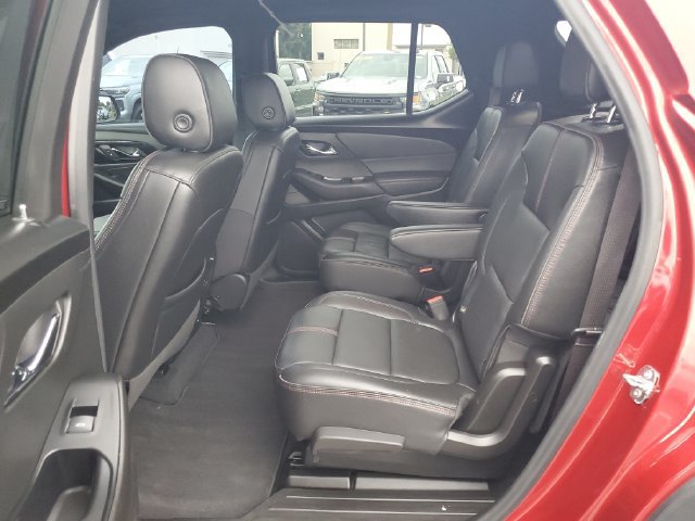 Used 2023 Chevrolet Traverse RS FWD image 12
