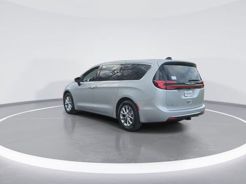 New 2026 Chrysler Pacifica Limited w/ Trailer Tow Group image 6