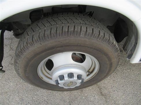 Used 2016 Chevrolet Express 3500 image 18