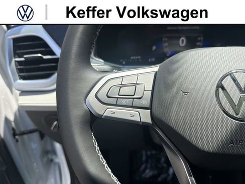 New 2026 Volkswagen Taos SE AWD/4WD image 17
