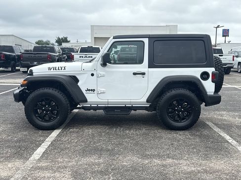 Used 2022 Jeep Wrangler Sport AWD/4WD image 8