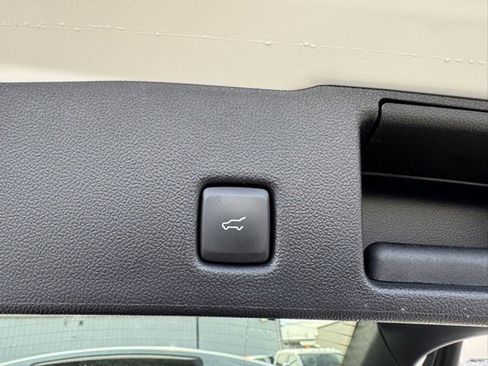 Used 2025 Ford Escape Platinum w/ Premium Technology Package image 34