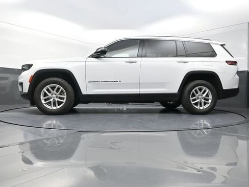 Used 2023 Jeep Grand Cherokee L Laredo RWD image 46