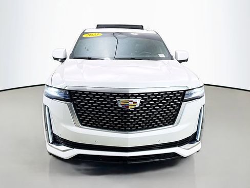 Used 2023 Cadillac Escalade Premium Luxury image 2