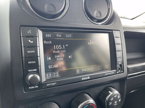 Used 2017 Jeep Patriot High Altitude AWD/4WD image 18