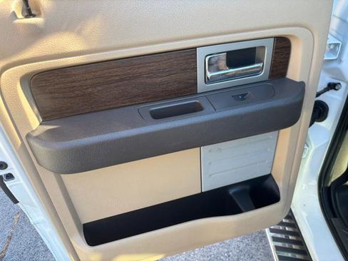 Used 2014 Ford F150 Lariat w/ Lariat Chrome Package image 20