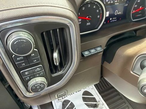 Used 2019 Chevrolet Silverado 1500 LTZ w/ Technology Package AWD/4WD image 8