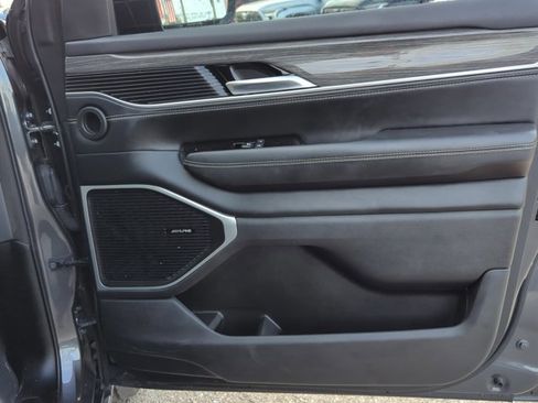 Used 2022 Jeep Wagoneer Series II RWD image 25