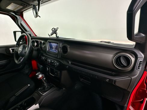 Used 2022 Jeep Wrangler Unlimited Sport AWD/4WD image 42