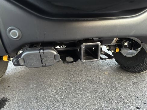 New 2025 Ford Bronco Heritage Edition image 6