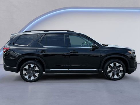 Used 2026 Honda Pilot Elite image 2