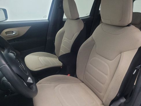 Used 2020 Jeep Renegade Latitude w/ Popular Equipment Group image 17