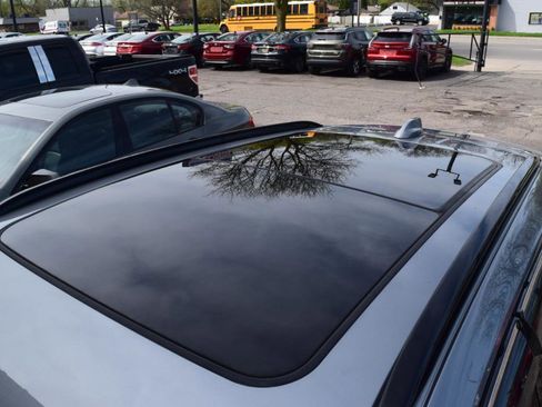 Used 2024 Buick Envision Sport Touring image 12