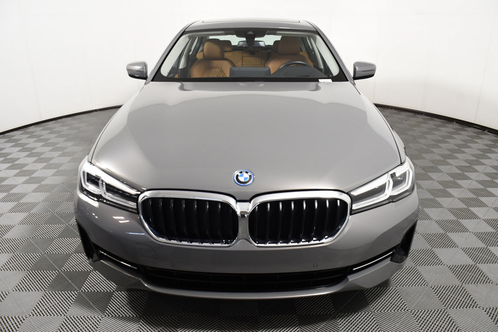 Used 2022 BMW 530e xDrive w/ Premium Package AWD/4WD image 10