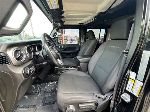 Used 2019 Jeep Wrangler Unlimited Sahara AWD/4WD image 11