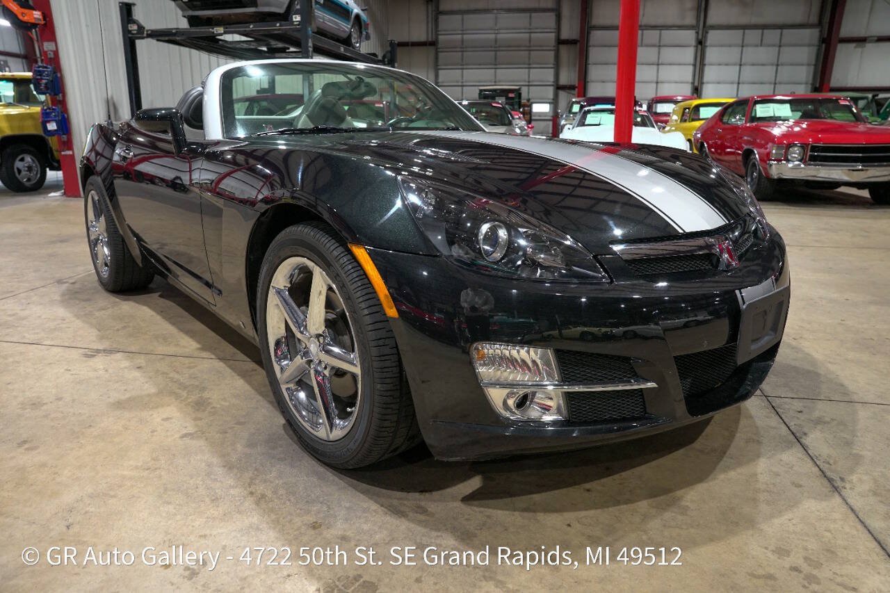 Used 2008 Saturn Sky Carbon Flash RWD image 12