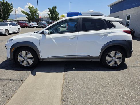 Used 2021 Hyundai Kona Limited w/ Cargo Package FWD image 5
