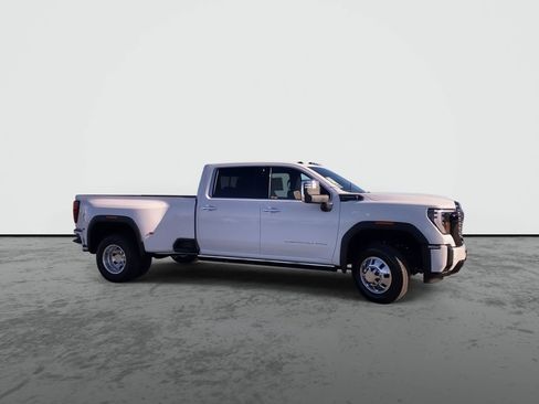 New 2026 GMC Sierra 3500 Denali Ultimate AWD/4WD image 2