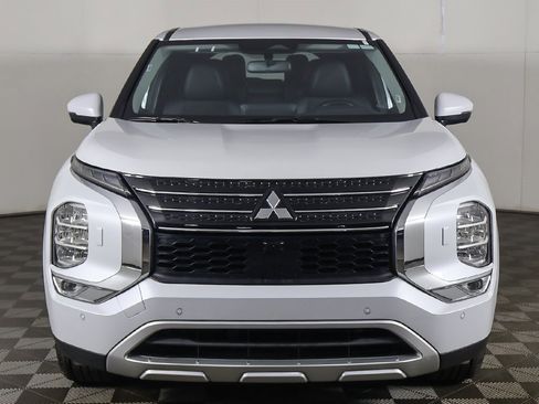 Used 2024 Mitsubishi Outlander SE image 12