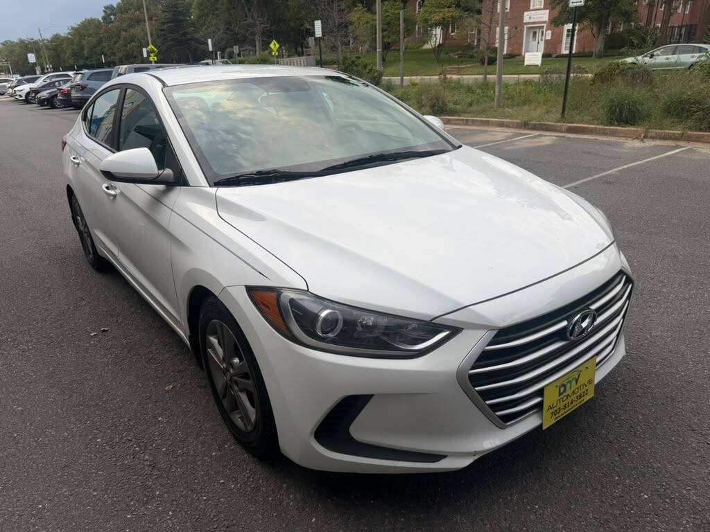 Used 2017 Hyundai Elantra SE FWD image 21