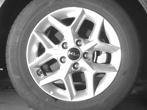 Used 2025 Kia Soul LX w/ LX Technology Package FWD image 15