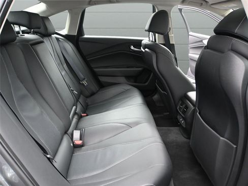 Certified 2025 Acura TLX w/ Technology Package image 23