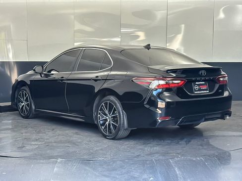 Used 2023 Toyota Camry SE FWD image 5