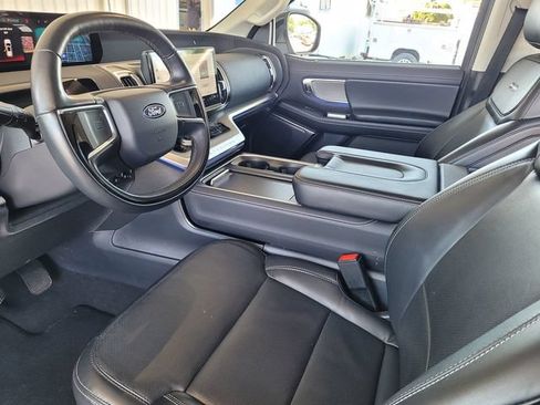 Used 2025 Ford Expedition Max Platinum AWD/4WD image 10