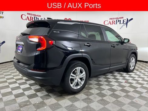 Used 2024 GMC Terrain SLE image 9