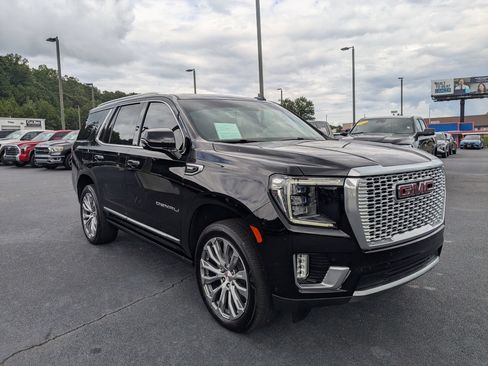 Used 2024 GMC Yukon Denali w/ Denali Reserve Package AWD/4WD image 3