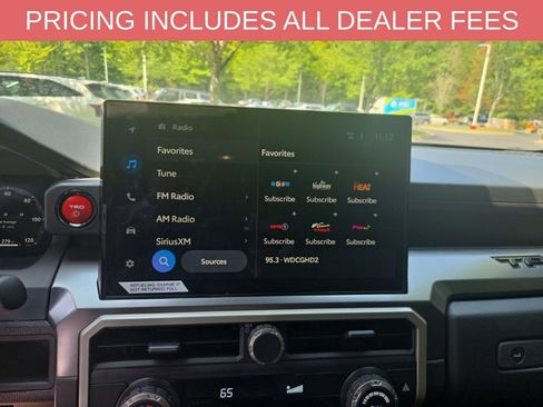 Used 2025 Toyota Tacoma TRD Sport AWD/4WD image 5