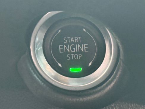 Used 2025 Chevrolet Suburban High Country image 22