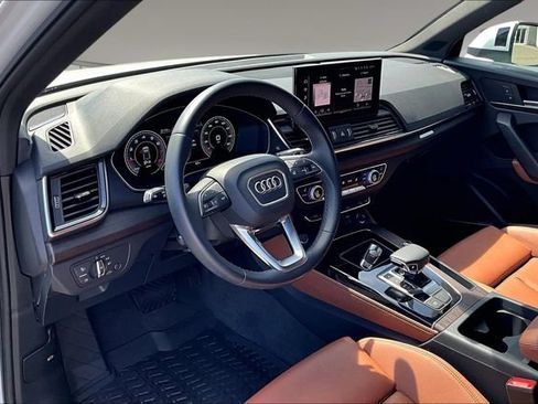 Used 2023 Audi Q5 2.0T Premium Plus w/ Premium Plus Package AWD/4WD image 17