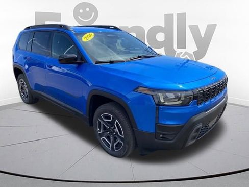 Used 2026 Jeep Cherokee Laredo AWD/4WD image 3