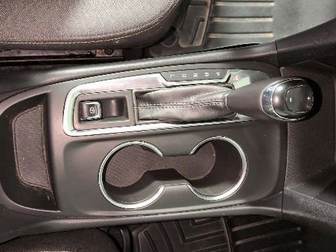 Used 2018 Chevrolet Equinox LT image 18