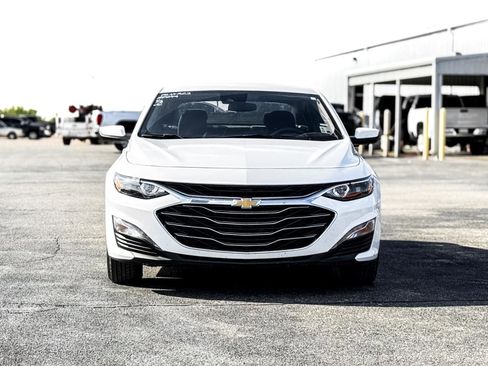 Used 2024 Chevrolet Malibu LT image 2