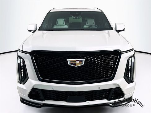Used 2025 Cadillac Escalade V image 2