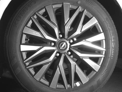 Used 2025 Nissan Altima 2.5 SV image 14