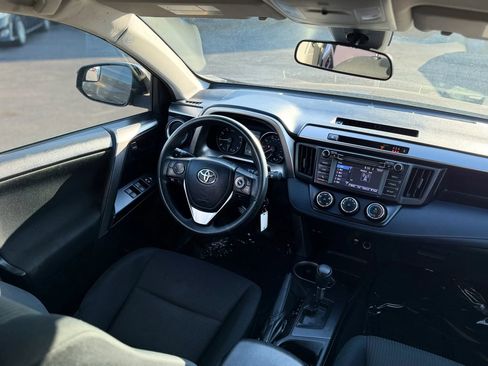 Used 2017 Toyota RAV4 LE FWD image 33