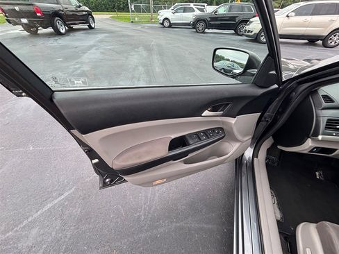 Used 2012 Honda Accord LX image 13