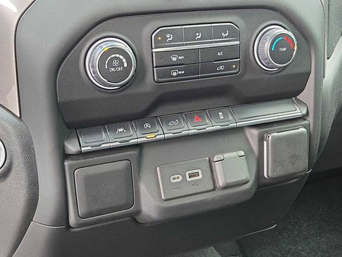 Used 2022 Chevrolet Silverado 1500 Custom image 26